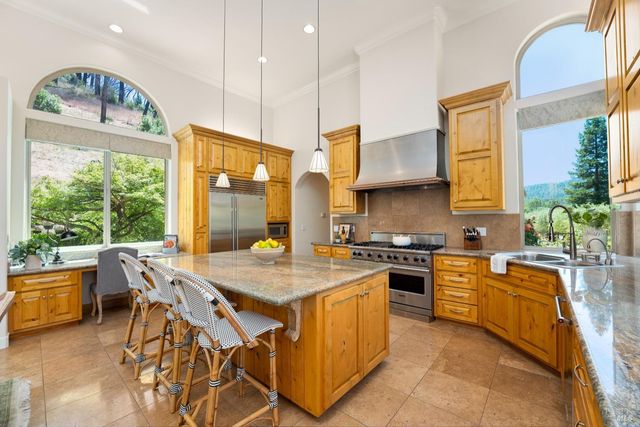 3860 N Silverado Trl N, Calistoga, CA 94515