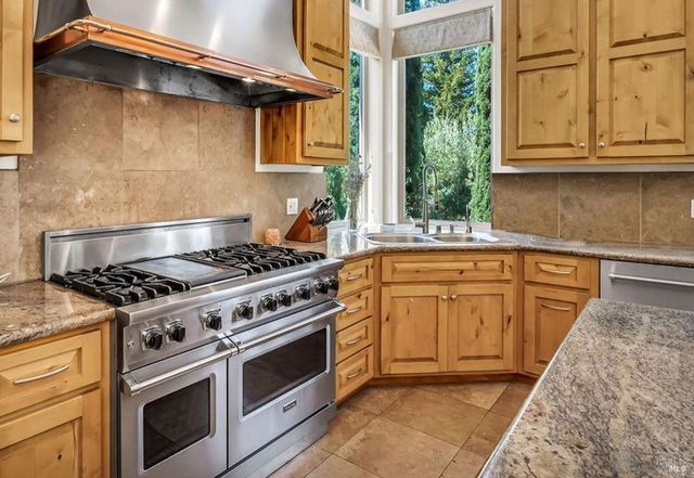 3860 N Silverado Trl N, Calistoga, CA 94515