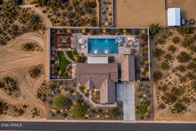1686 E Carriage Lane, Phoenix, AZ 85086