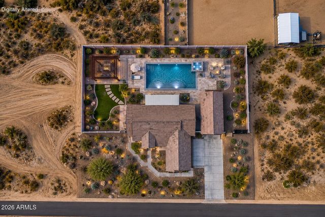 1686 E Carriage Lane, Phoenix, AZ 85086