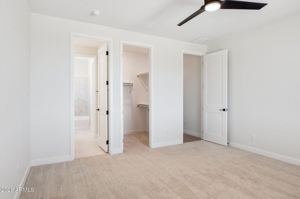 Image 17 of property listing at 1686 E Carriage Lane, Phoenix, AZ 85086