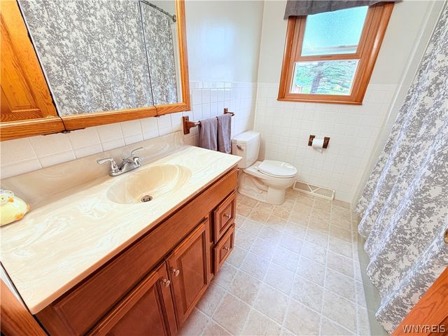 6410 Deanna Drive, Boston, NY 14075