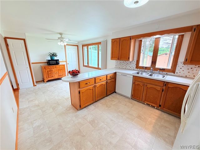 6410 Deanna Drive, Boston, NY 14075