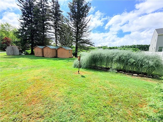 6410 Deanna Drive, Boston, NY 14075