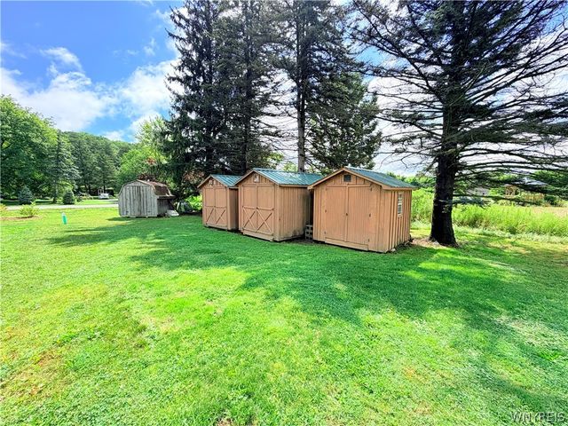 6410 Deanna Drive, Boston, NY 14075
