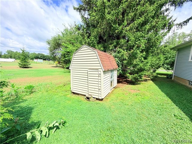 6410 Deanna Drive, Boston, NY 14075