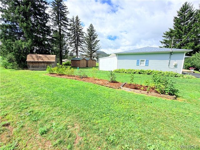 6410 Deanna Drive, Boston, NY 14075
