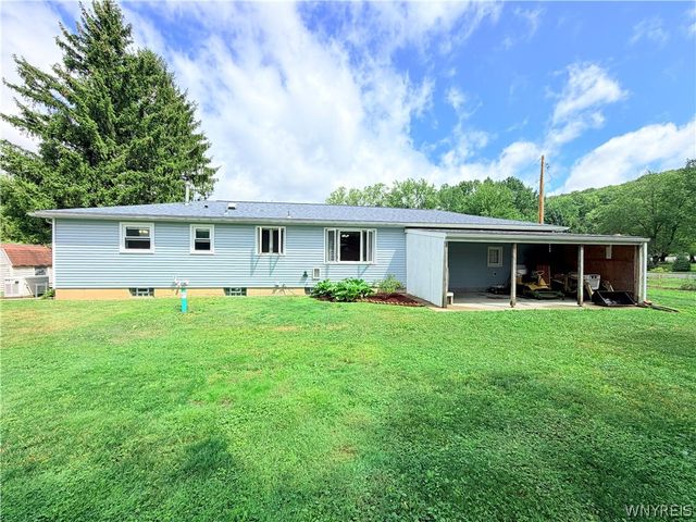 6410 Deanna Drive, Boston, NY 14075
