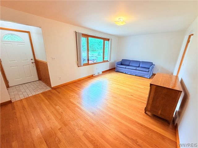 6410 Deanna Drive, Boston, NY 14075