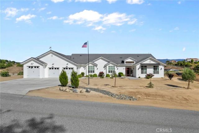 41799 Calle Contento, Temecula, CA 92592
