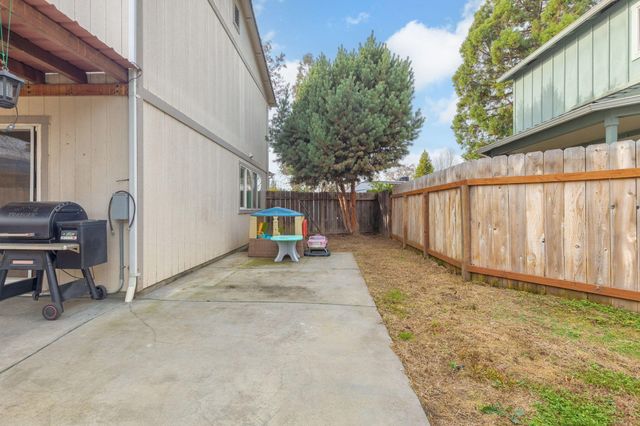 1110 SW Bridge Street, Grants Pass, OR 97526