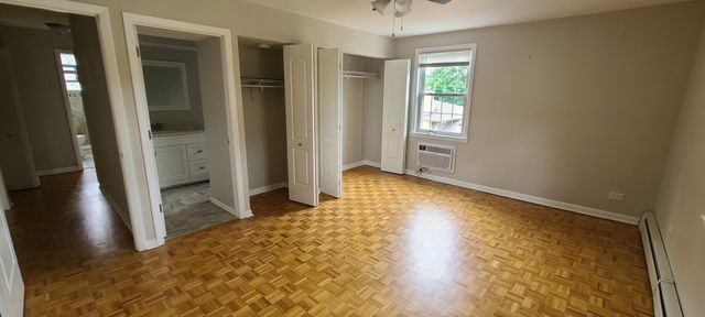 1500 W Touhy Avenue 2N, Park Ridge, IL 60068