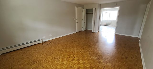 1500 W Touhy Avenue 2N, Park Ridge, IL 60068