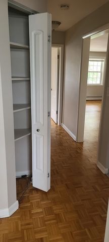 1500 W Touhy Avenue 2N, Park Ridge, IL 60068