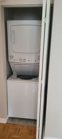 1500 W Touhy Avenue 2N, Park Ridge, IL 60068