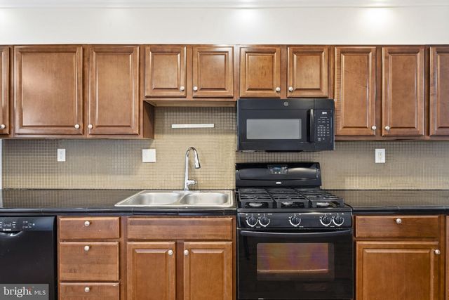 1110 GUILFORD AVE, Baltimore, MD 21202