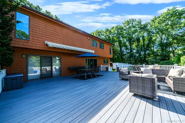 16 Oak Hills Drive, Rocky Point, NY 11778