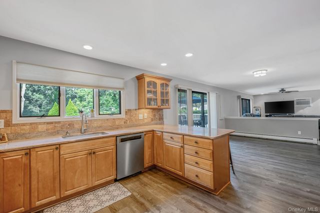 16 Oak Hills Drive, Rocky Point, NY 11778