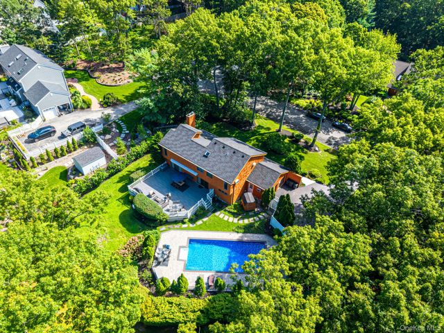 16 Oak Hills Drive, Rocky Point, NY 11778