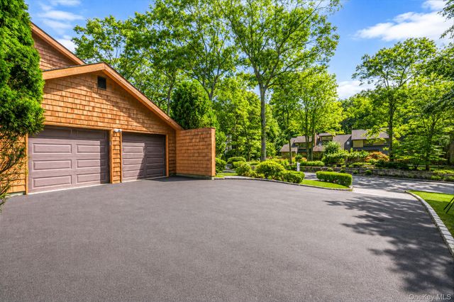16 Oak Hills Drive, Rocky Point, NY 11778