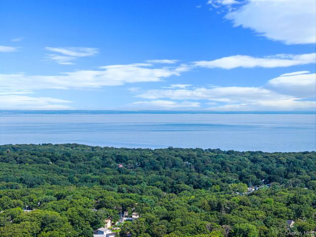 16 Oak Hills Drive, Rocky Point, NY 11778