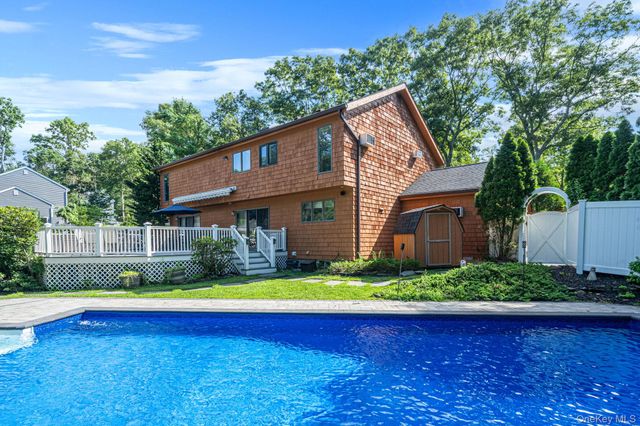 16 Oak Hills Drive, Rocky Point, NY 11778