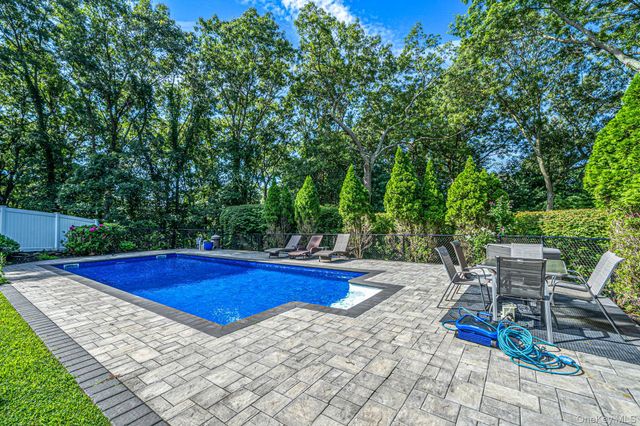 16 Oak Hills Drive, Rocky Point, NY 11778