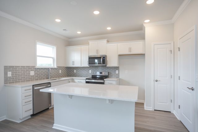 486 Jet Stream Dr, La Vergne, TN 37086