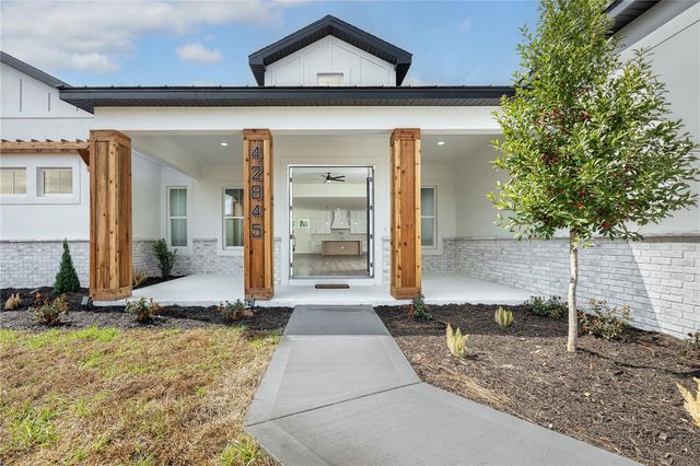 42845 HONEYSUCKLE STREET, Eustis, FL 32736