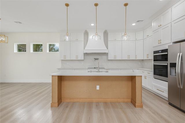 42845 HONEYSUCKLE STREET, Eustis, FL 32736