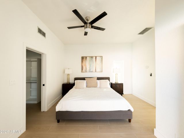 15215 N 7TH Place, Phoenix, AZ 85022