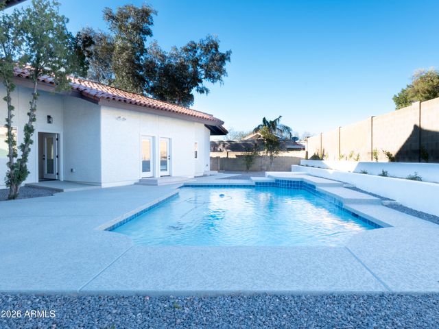 15215 N 7TH Place, Phoenix, AZ 85022