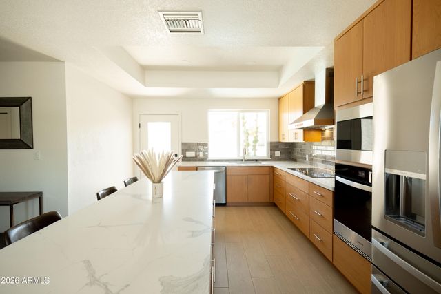 15215 N 7TH Place, Phoenix, AZ 85022