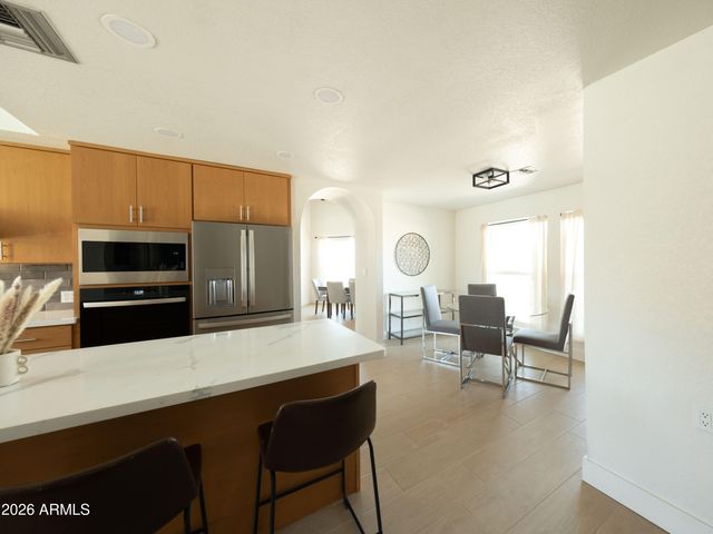 15215 N 7TH Place, Phoenix, AZ 85022