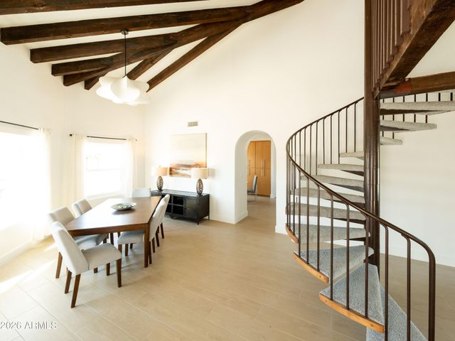 15215 N 7TH Place, Phoenix, AZ 85022