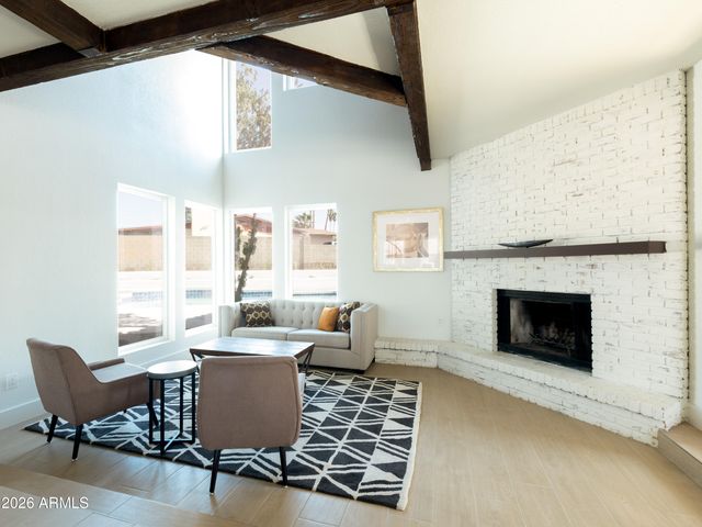 15215 N 7TH Place, Phoenix, AZ 85022