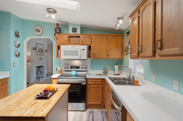 20334 WOODSIDE STREET, Brooksville, FL 34601