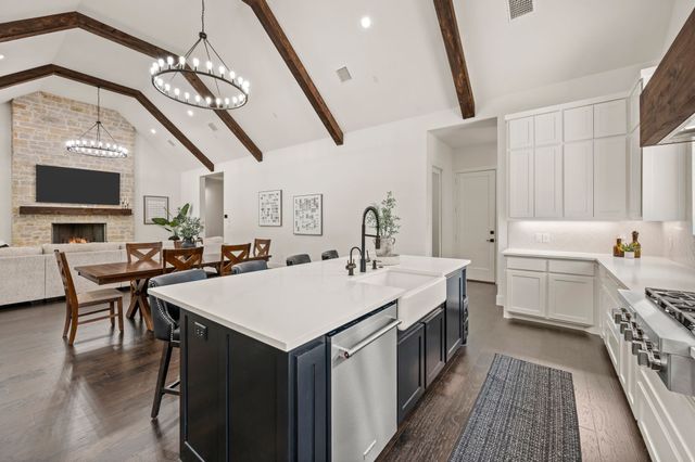 160 S Woodland Trail, Double Oak, TX 75077