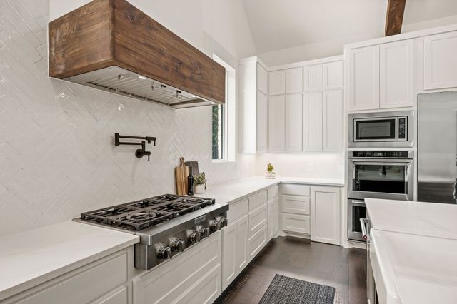 160 S Woodland Trail, Double Oak, TX 75077