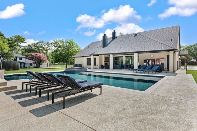 160 S Woodland Trail, Double Oak, TX 75077