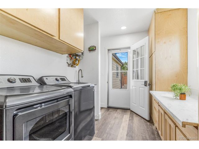 884 Vaughn St, Aurora, CO 80011