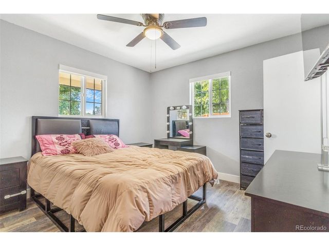 884 Vaughn St, Aurora, CO 80011