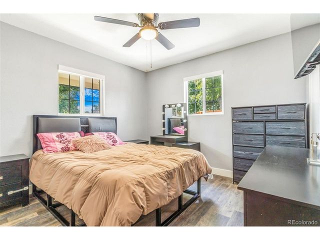 884 Vaughn St, Aurora, CO 80011