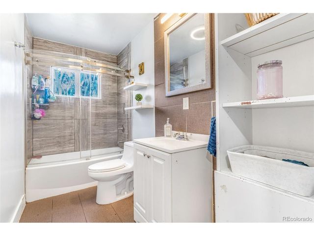 884 Vaughn St, Aurora, CO 80011