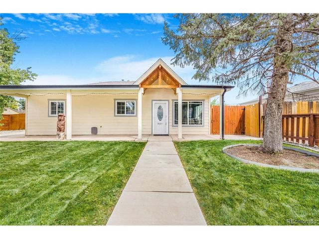 884 Vaughn St, Aurora, CO 80011