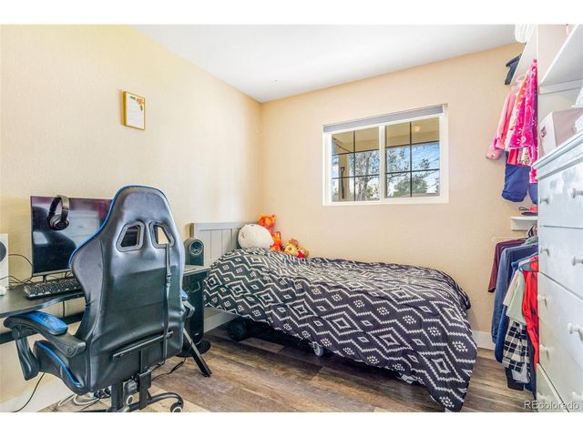 884 Vaughn St, Aurora, CO 80011