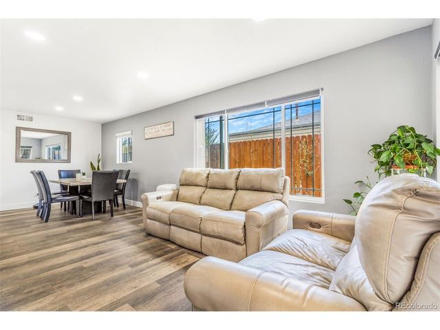 884 Vaughn St, Aurora, CO 80011