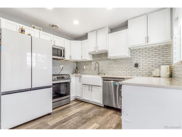 884 Vaughn St, Aurora, CO 80011