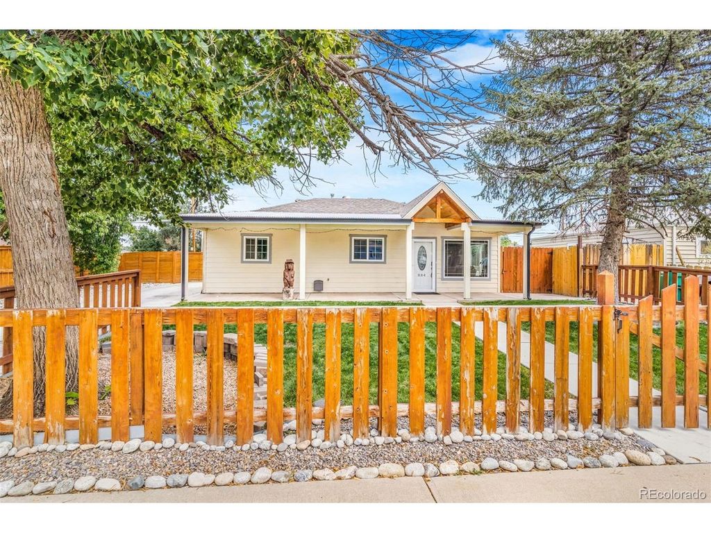 884 Vaughn St, Aurora, CO 80011