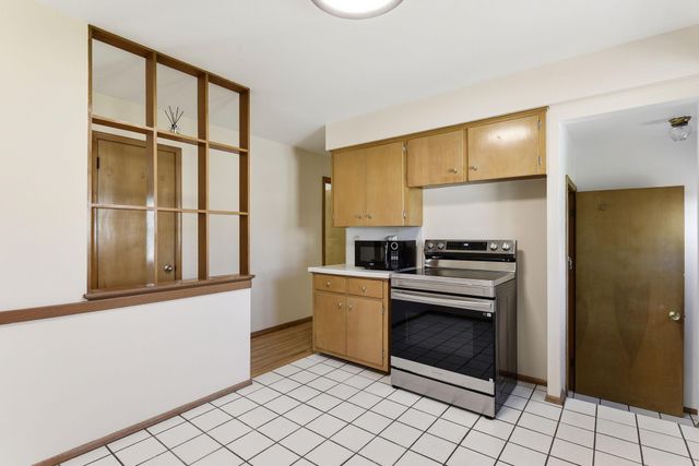 2021 Worcester Avenue, Saint Paul, MN 55116